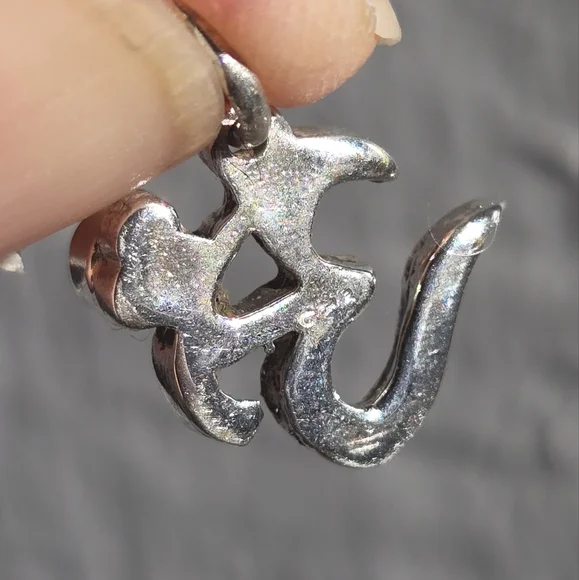 Topaz sterling Ohm symbol pendant - Picture 5 of 6